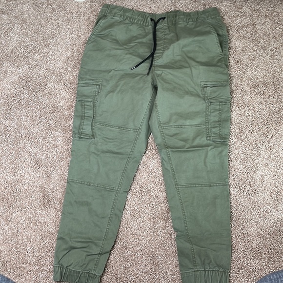 Old navy elastic waist army green cargo joggers - Picture 7 of 9